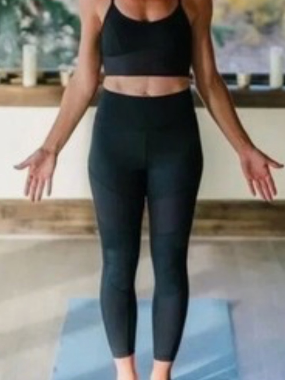 NWT ZYIA MOMENTUM BRILLIANT HIGH RISE LEGGINGS IN SIZE 8-10. Black